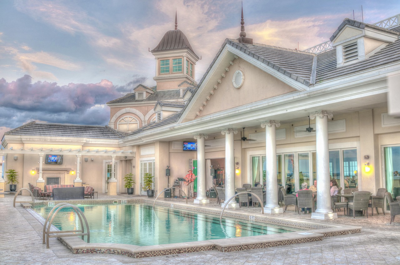 三亚酒店排名前十(三亚前十顶级酒店排名)