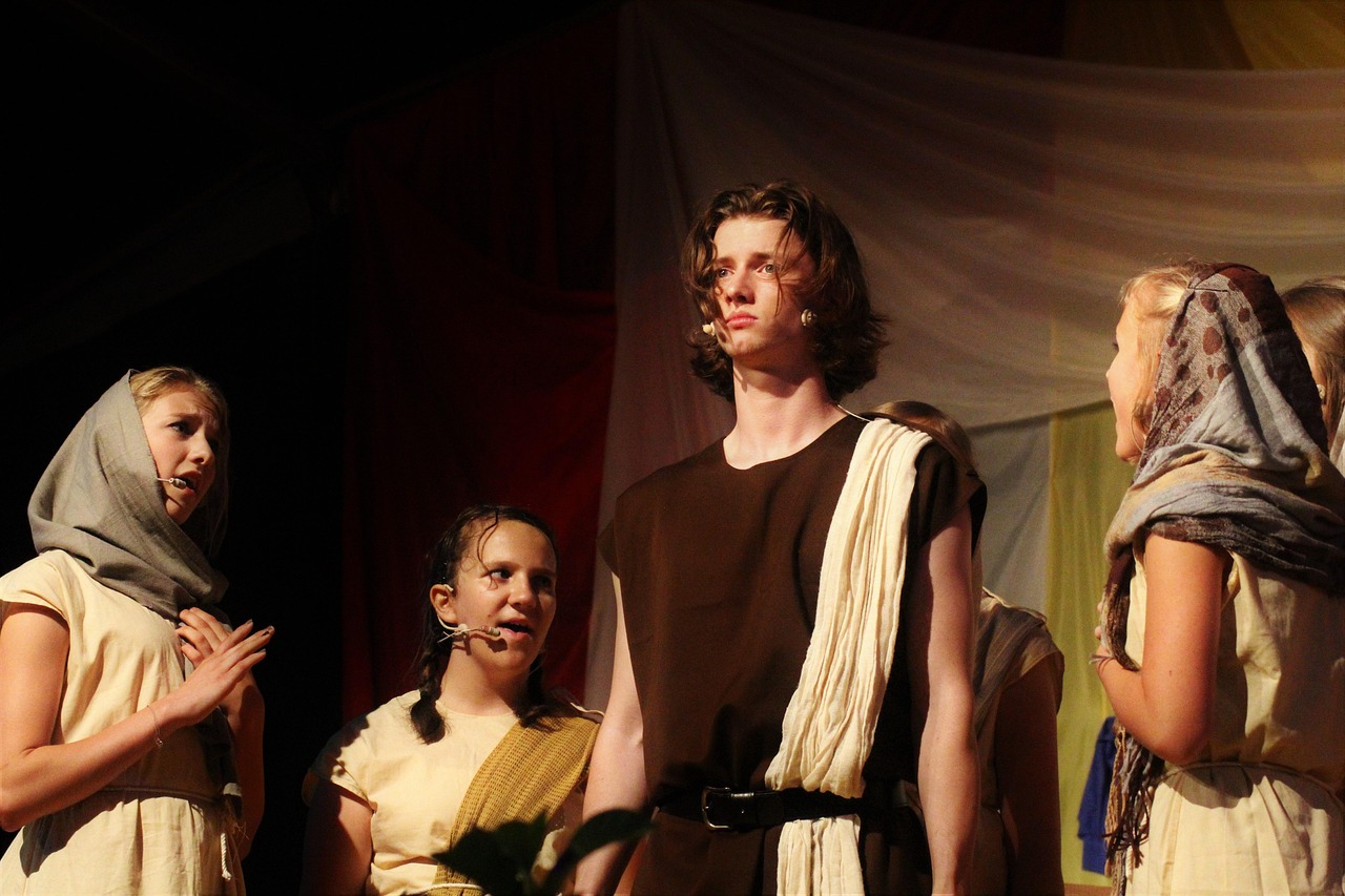 拍鬼片被吓死的明星.拍鬼片被吓死的演员？