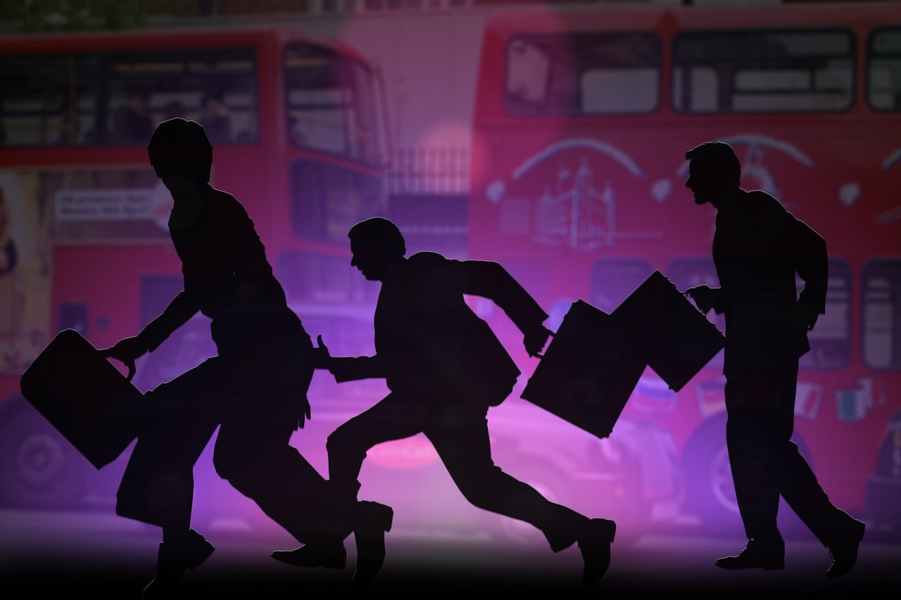 深夜前十恐怖鬼故事(深夜前十恐怖鬼故事在线听)