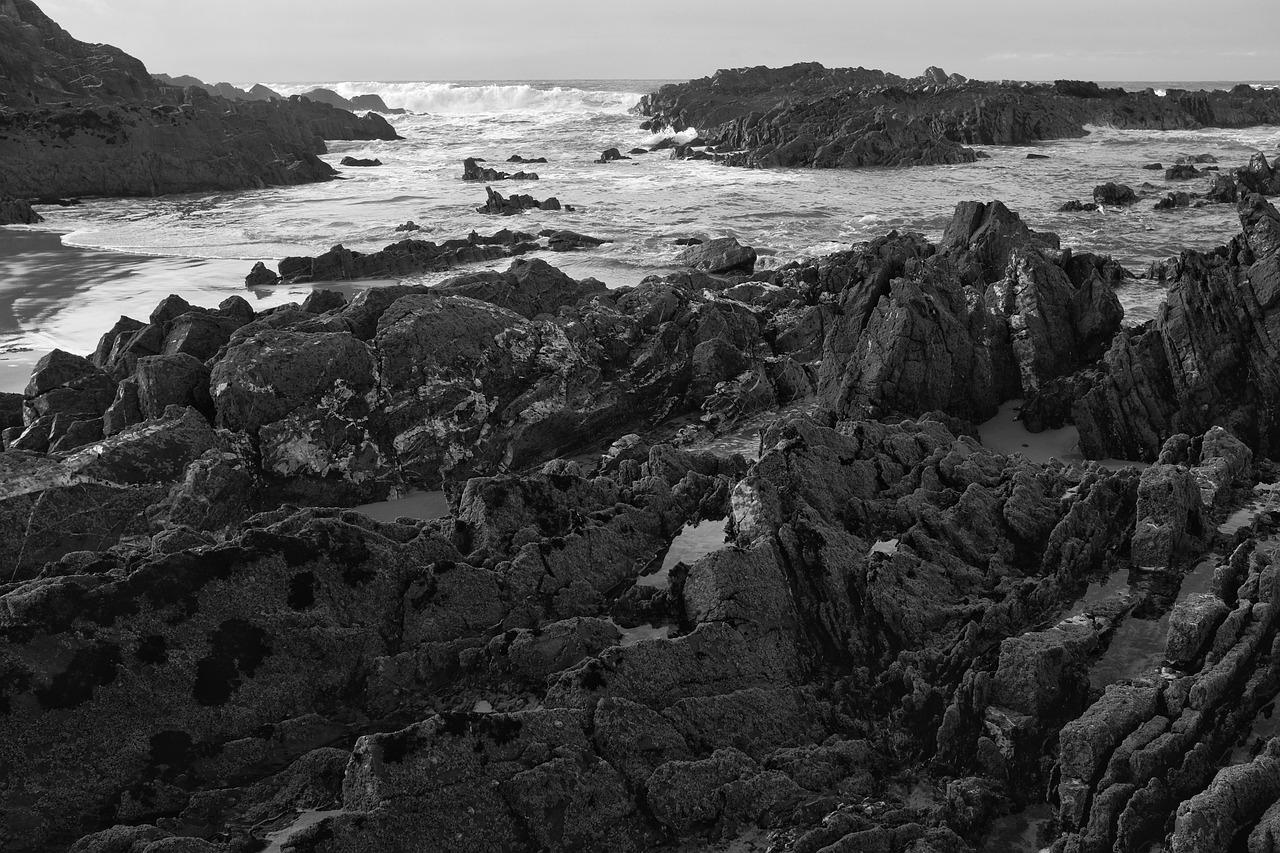 【长白山天池底下有怪物吗,长白山天池底部】