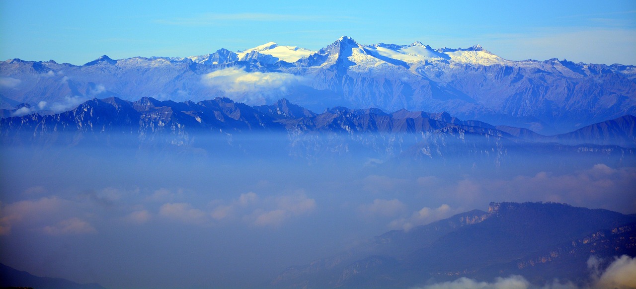 呼伦贝尔大草原在哪里(内蒙的草原哪里最美?)