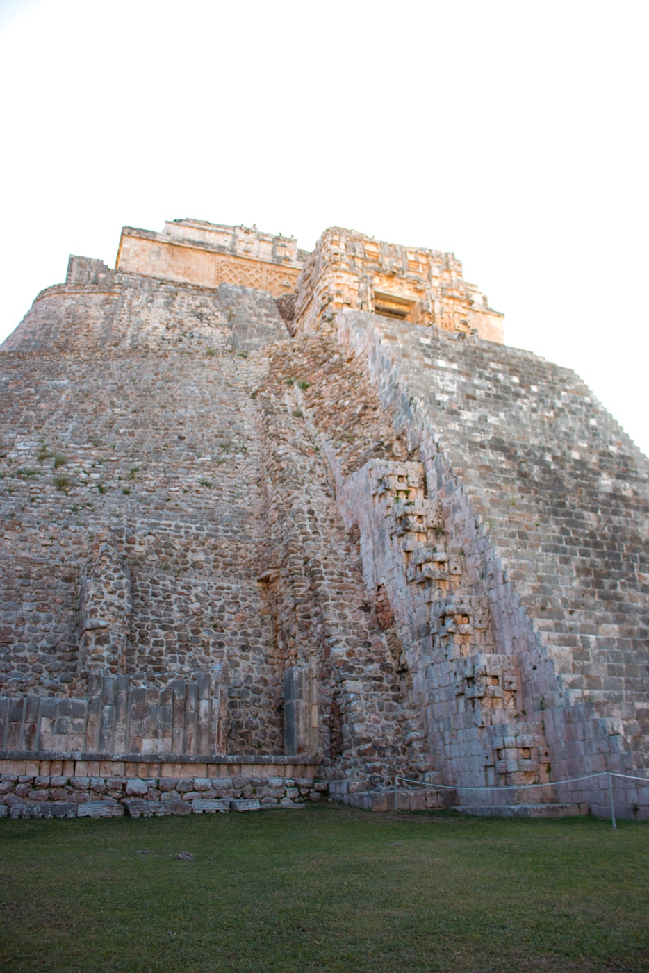 海底金字塔未解之谜/海底金字塔长什么样