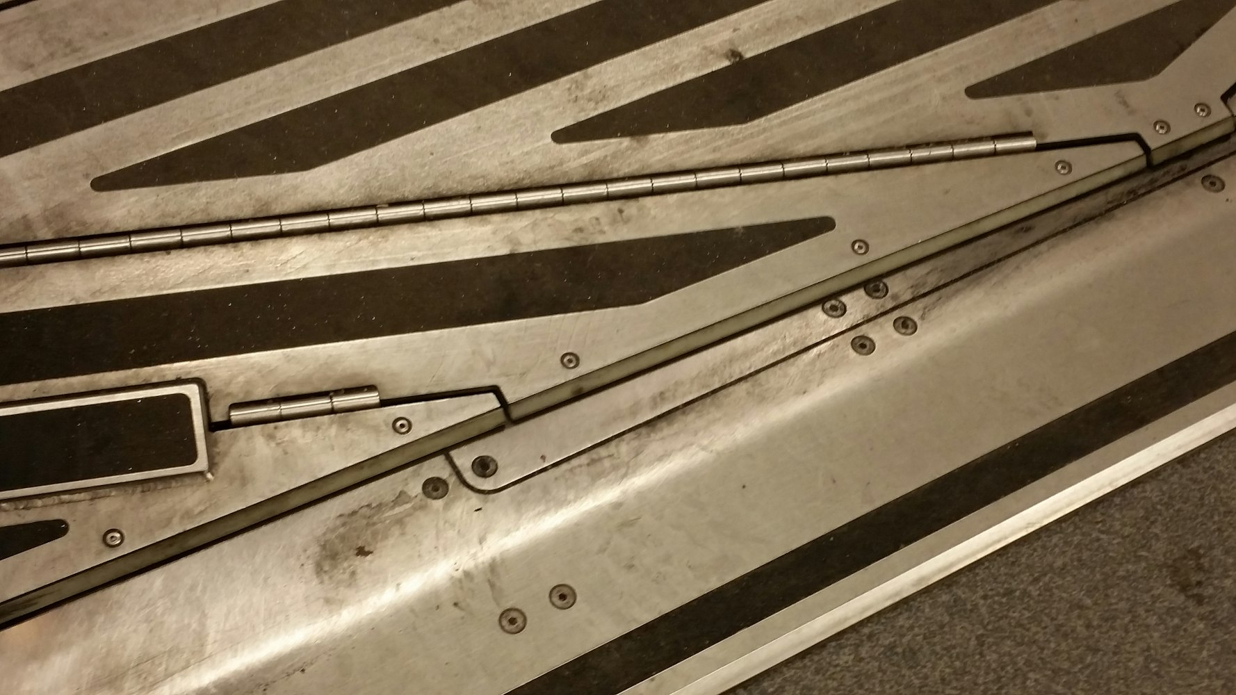 暗铰链前十品牌/暗铰链是什么意思